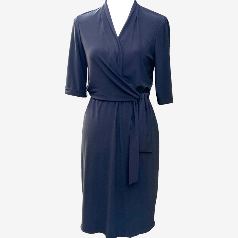 TAHARI black faux wrap dress with tie waist, V-neck Size 6